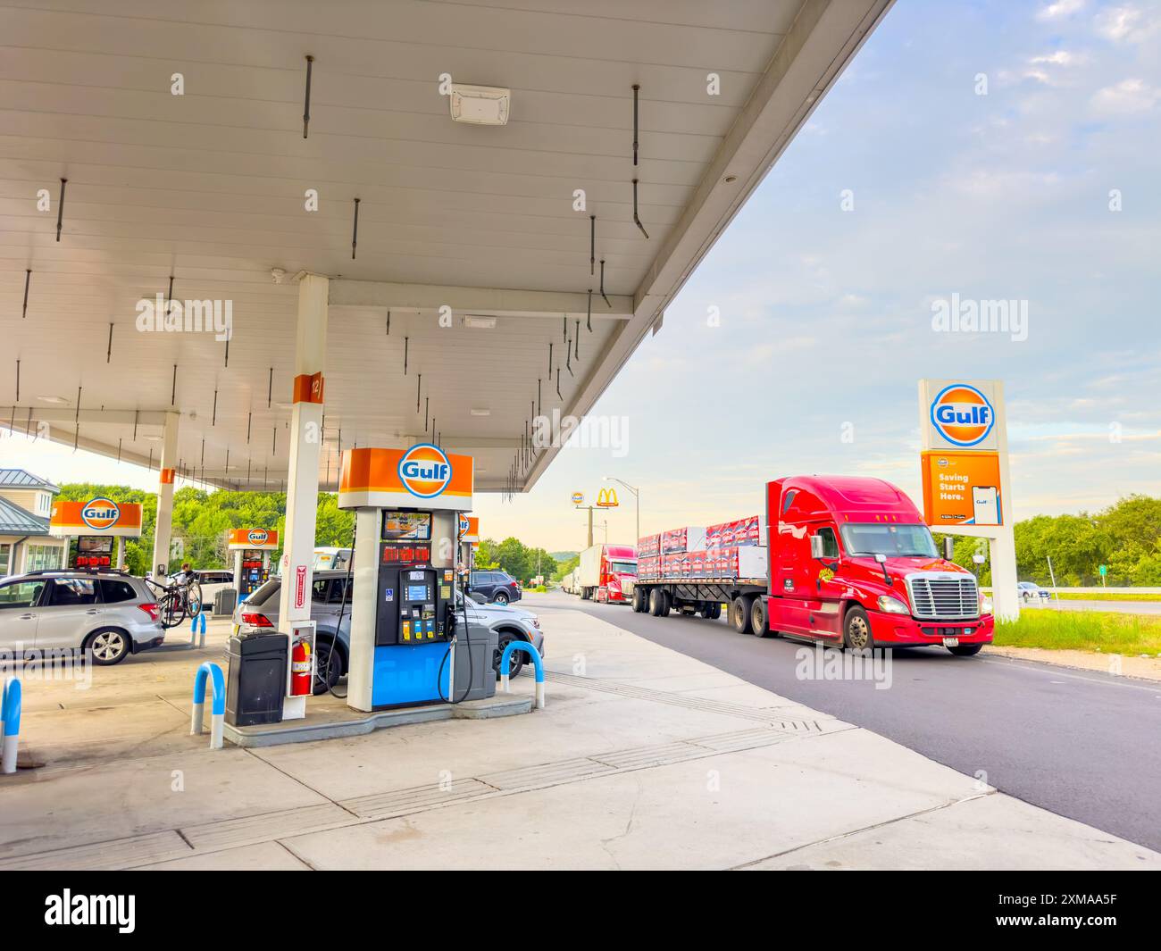 Charlton, ma, USA - 18 luglio 2024: Charlton Service Plaza Westbound Foto Stock