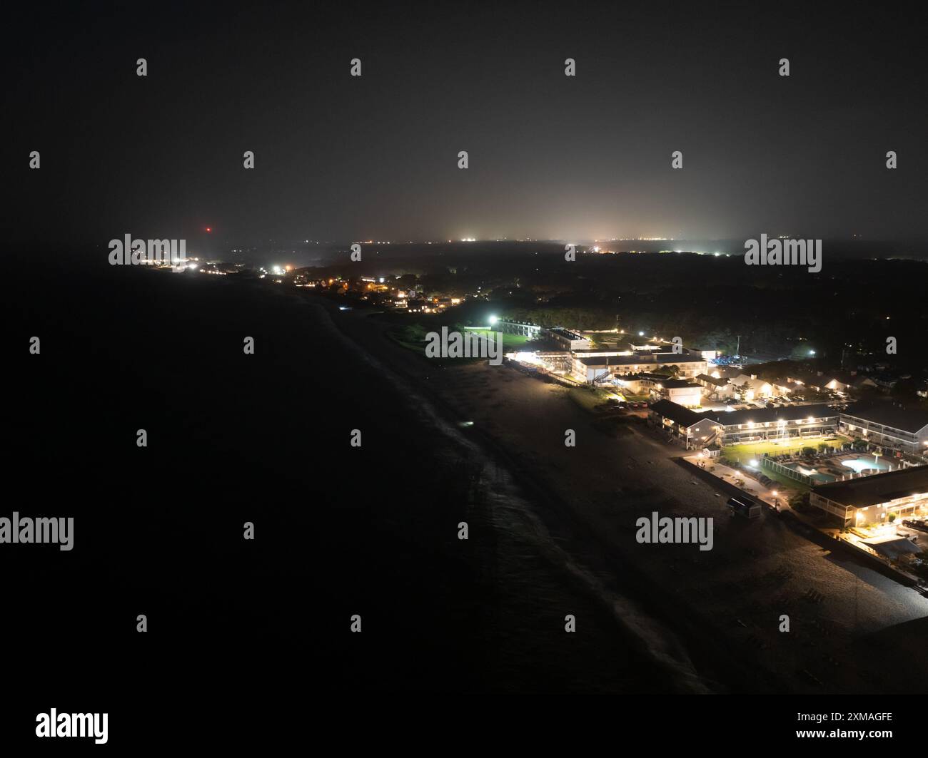 Stazioni fotografiche aeree notturne a Yarmouth Beach Cape Cod Massachusetts USA 2024 Foto Stock