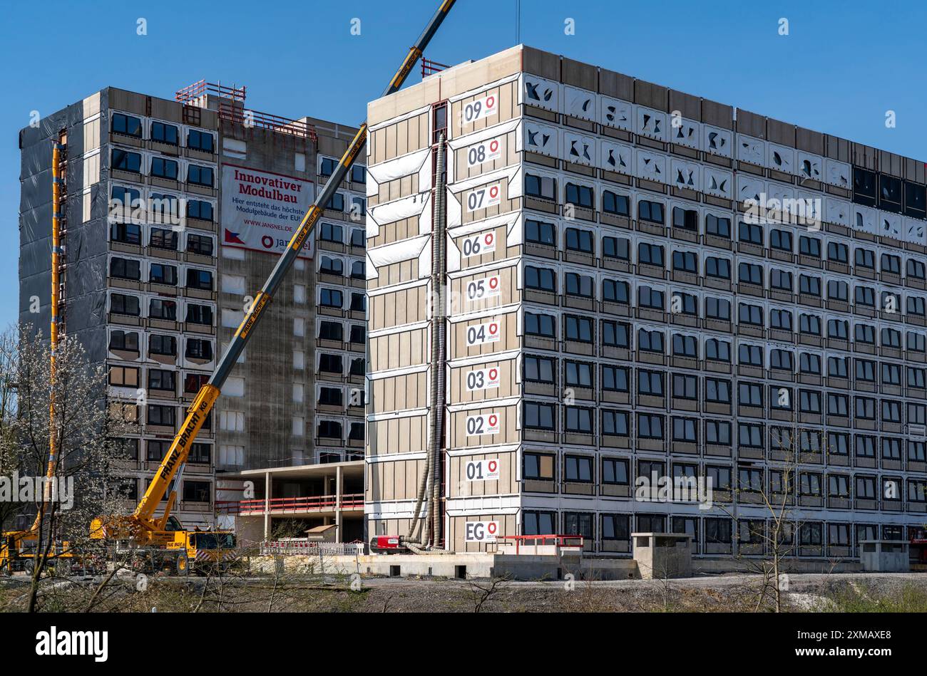 Cantiere del Community Campus, 737 appartamenti per studenti, ciascuno di 20 metri quadrati, completamente arredati, in costruzione modulare, utilizzando Foto Stock