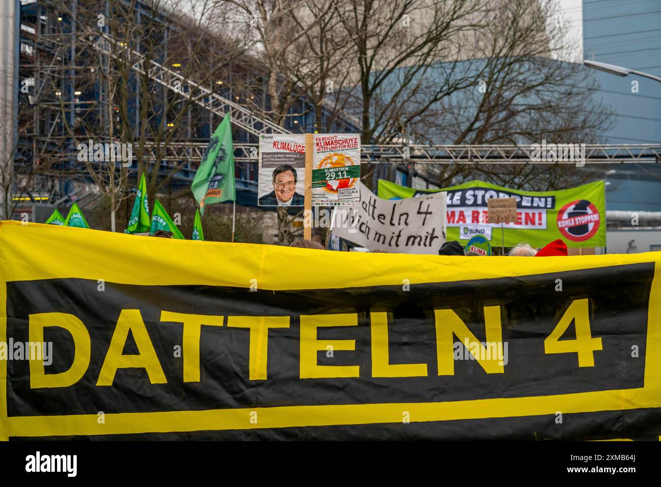 Azione di protesta del movimento Fridays for Future presso la centrale elettrica a carbone Datteln 4, contro la messa in funzione della centrale elettrica, come parte di Foto Stock