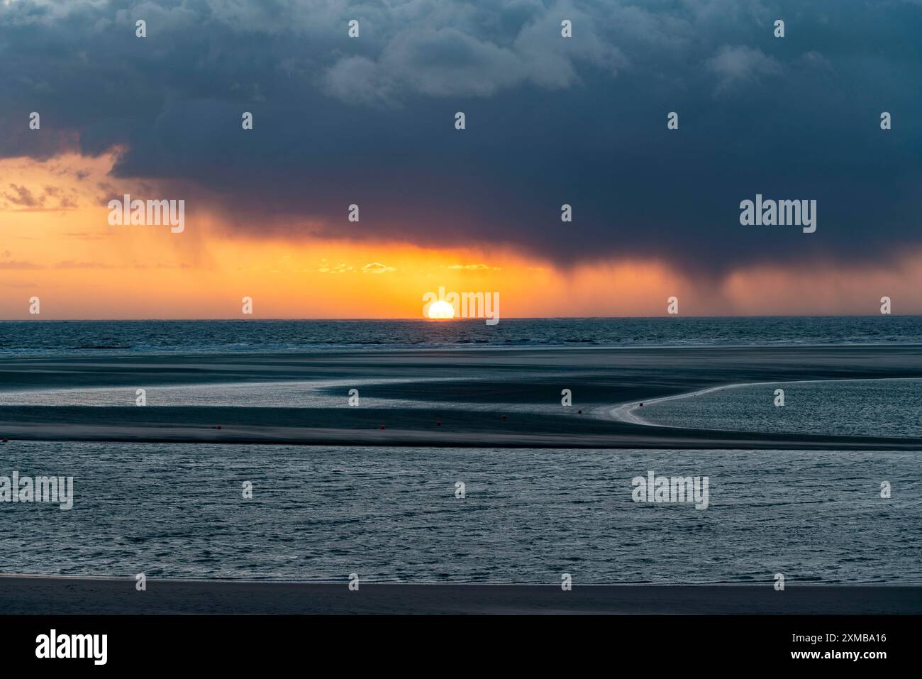 Mare del Nord, tempo, tempesta, tramonto, Mare del Nord isola Borkum, Frisia orientale, bassa Sassonia, Germania Foto Stock