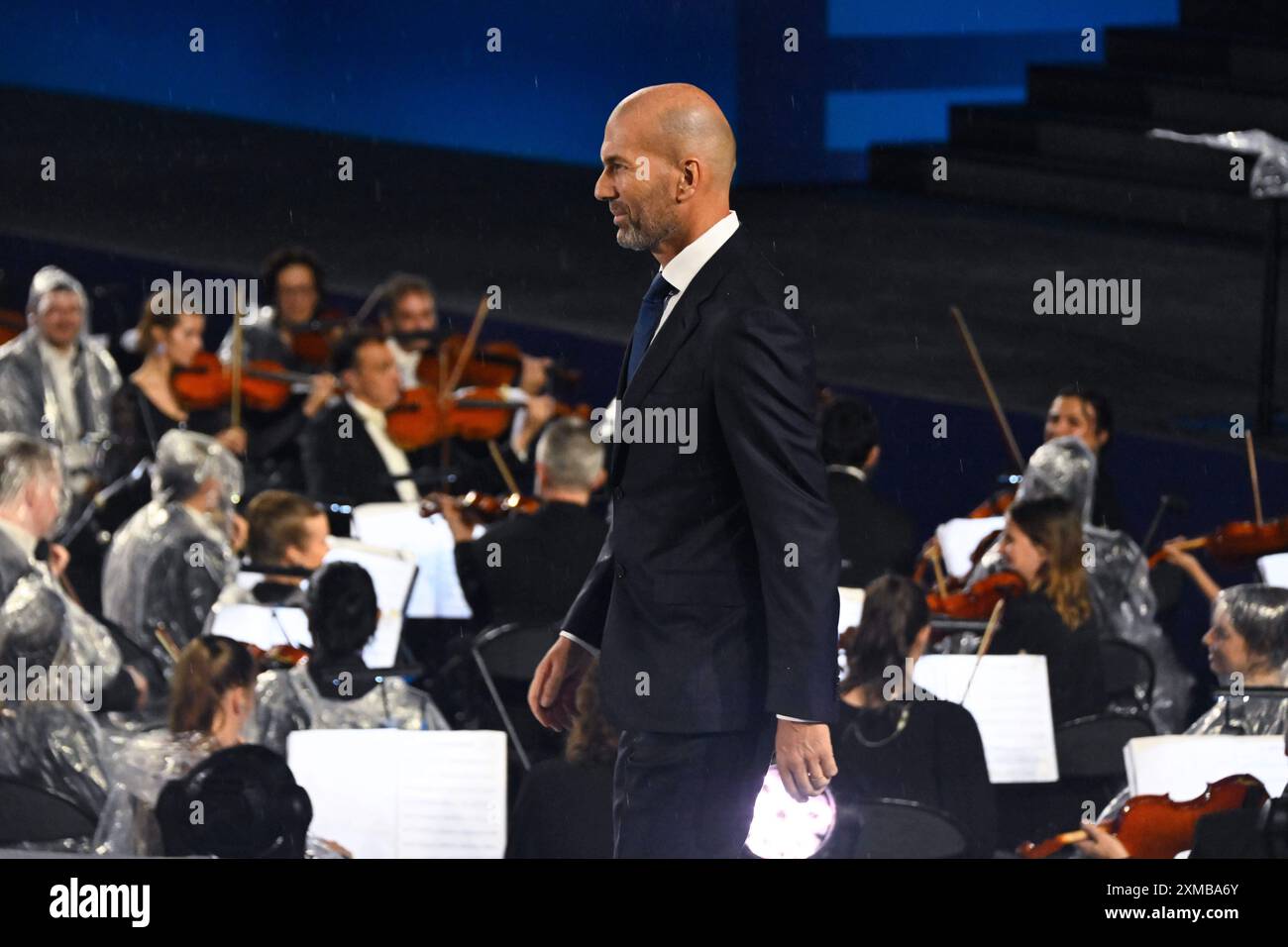 Zinadine Zidane, cerimonia di apertura durante i Giochi Olimpici di Parigi 2024 il 26 luglio 2024 a Parigi, Francia Credit: Independent Photo Agency/Alamy Live News Foto Stock