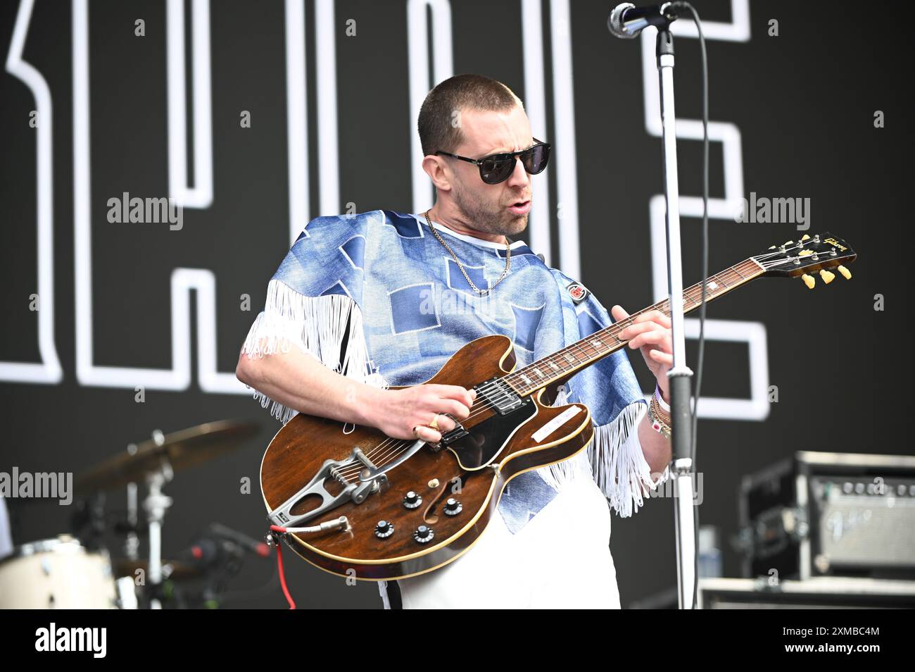 Miles Kane si esibisce al Tramlines Festival 2024 , Sheffield, Regno Unito Foto Stock