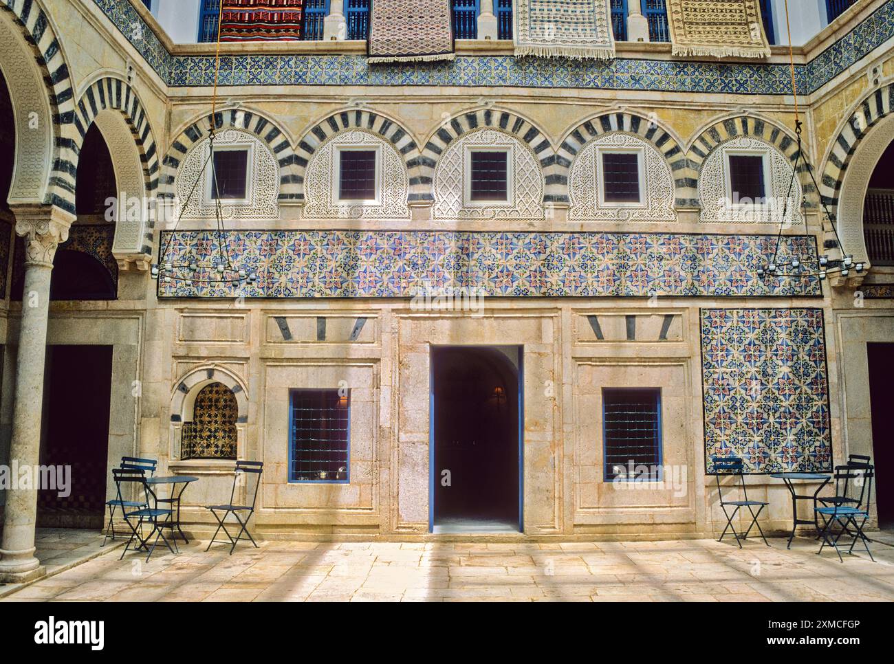 La Tunisia. La Medina di Tunisi. Dar Hamouda Pacha, fine 18th. Secolo. Ora un ristorante e una casa del the. Foto Stock