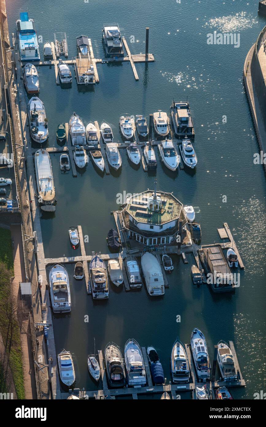 Vista sul centro di Duesseldorf, Medienhafen, Marina Duesseldorf, Renania settentrionale-Vestfalia, Germania Foto Stock