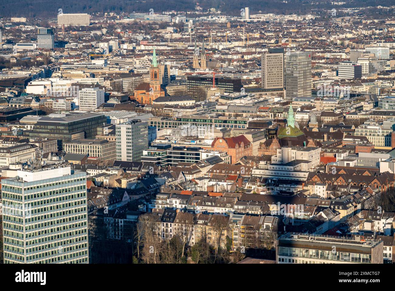 Vista sul centro di Duesseldorf, Friedrichstadt, Carlstadt, sulla sinistra Johanneskirche, Renania settentrionale-Vestfalia, Germania Foto Stock