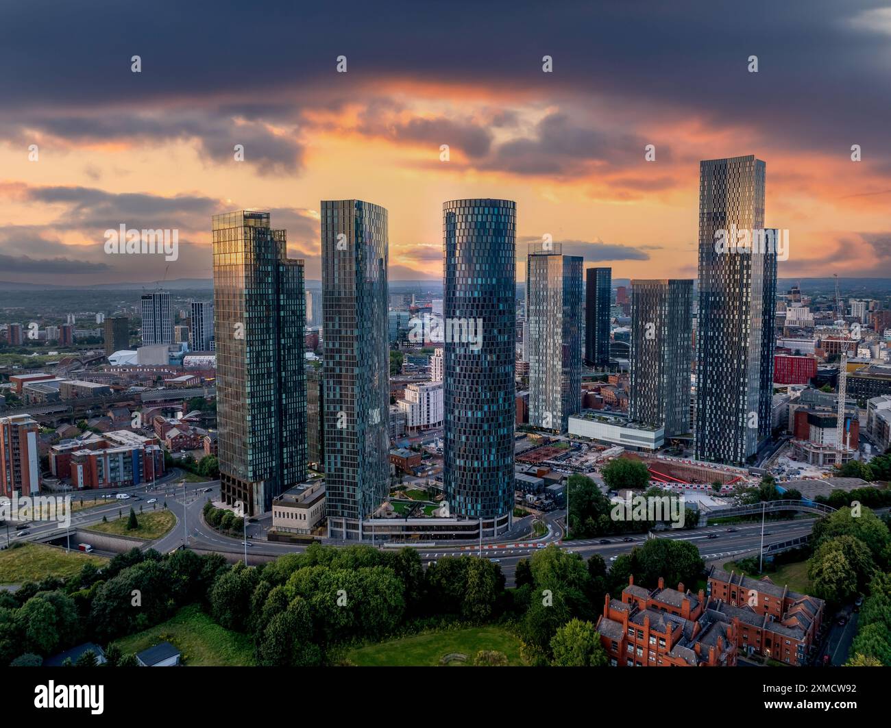 Manchester, Deansgate Square, City Centre, Inghilterra, Regno Unito, sviluppo moderno e lavori di riqualificazione. Grattacieli, uffici e appartamenti Foto Stock