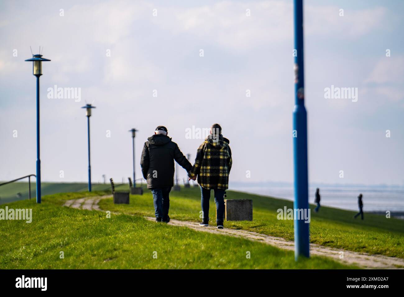 Diga del Mare del Nord, vicino a Neuharlingersiel, bassa Sassonia, Germania Foto Stock