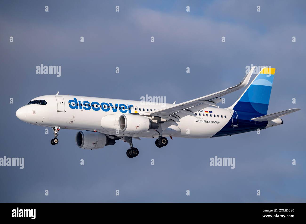 Scoprite l'Airbus A320-200, in avvicinamento all'aeroporto fra di Francoforte, Fraport, in inverno, Assia, Germania Foto Stock