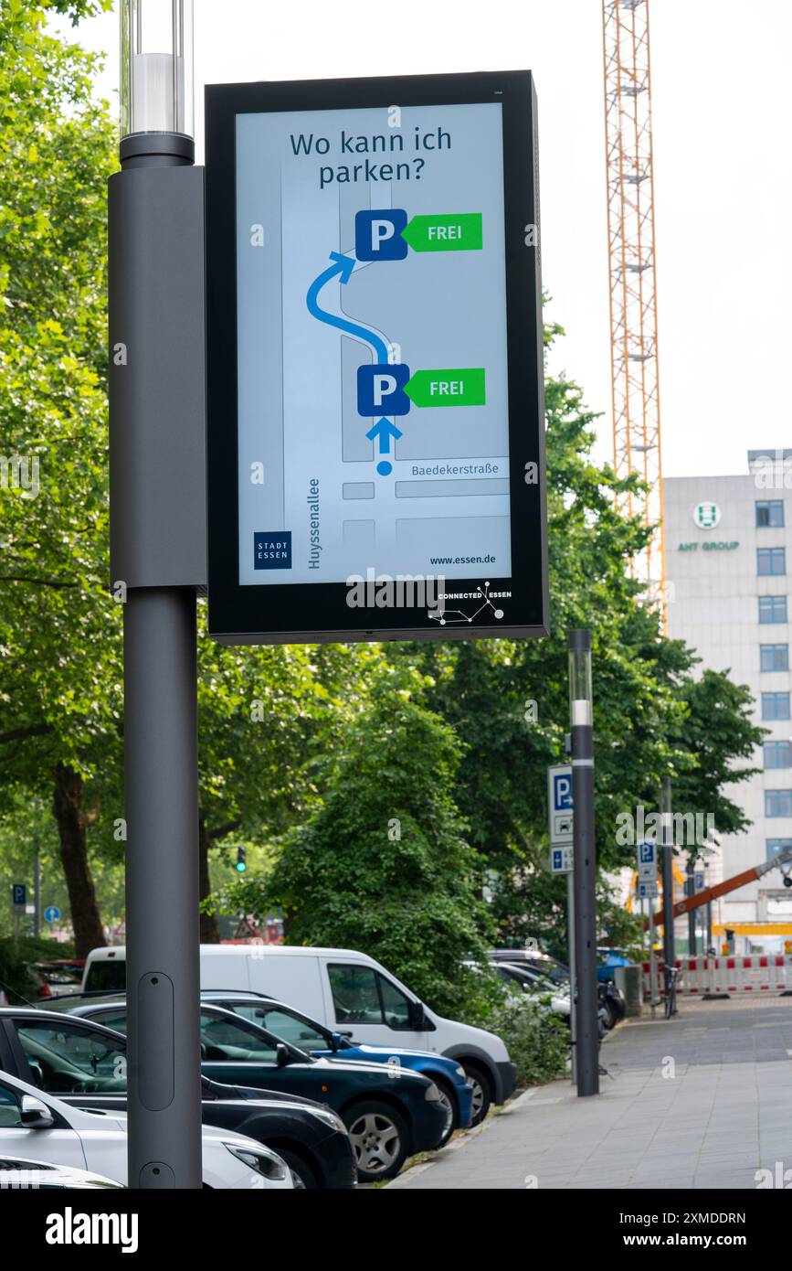 Pali intelligenti, lampioni intelligenti, test run, EON e la città di Essen stanno testando lampioni che misurano i dati ambientali, forniscono Foto Stock