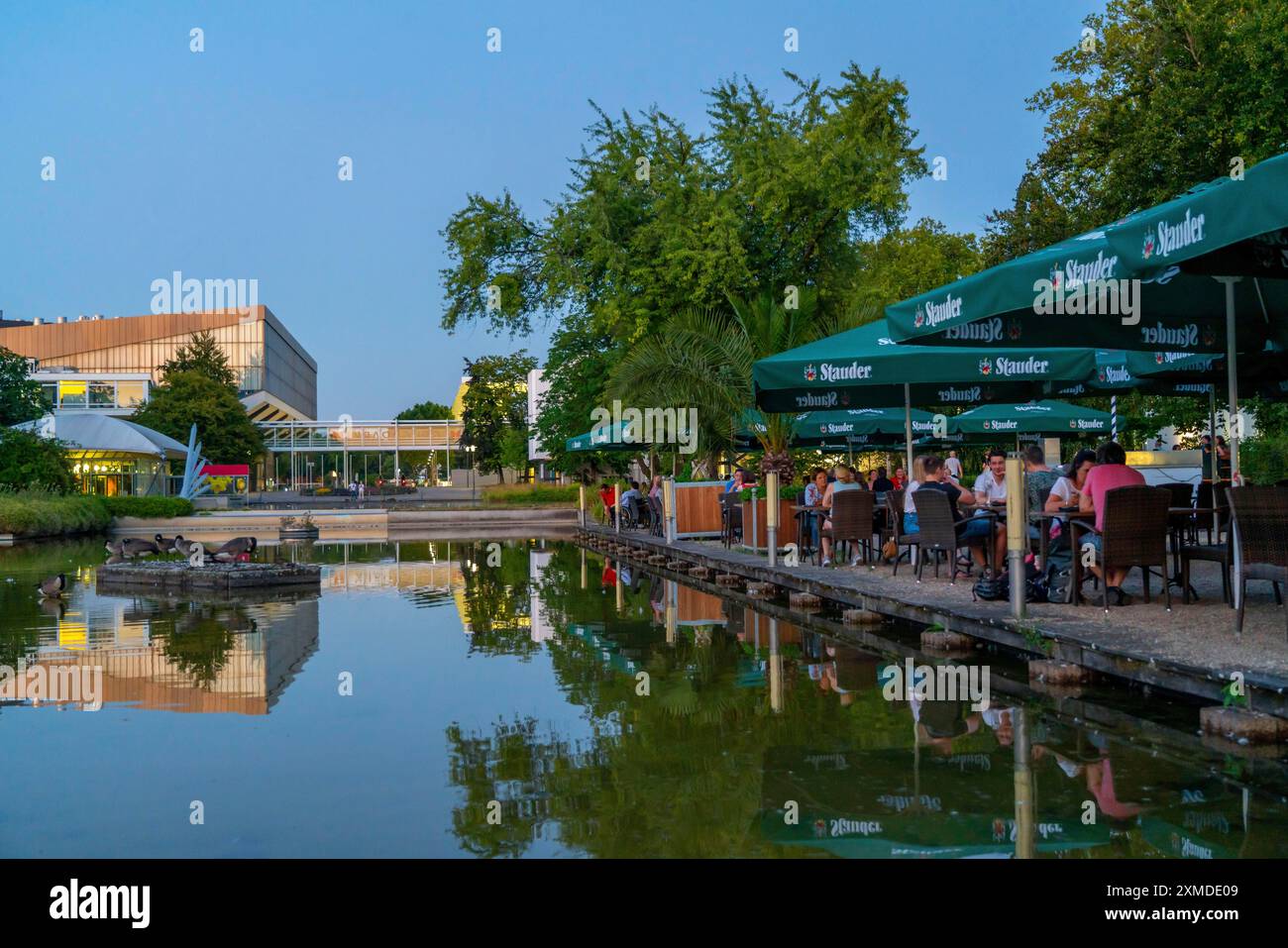 Grugapark, giardino d'acqua della birra, all'ingresso principale, Grugahalle, Essen, Germania Foto Stock