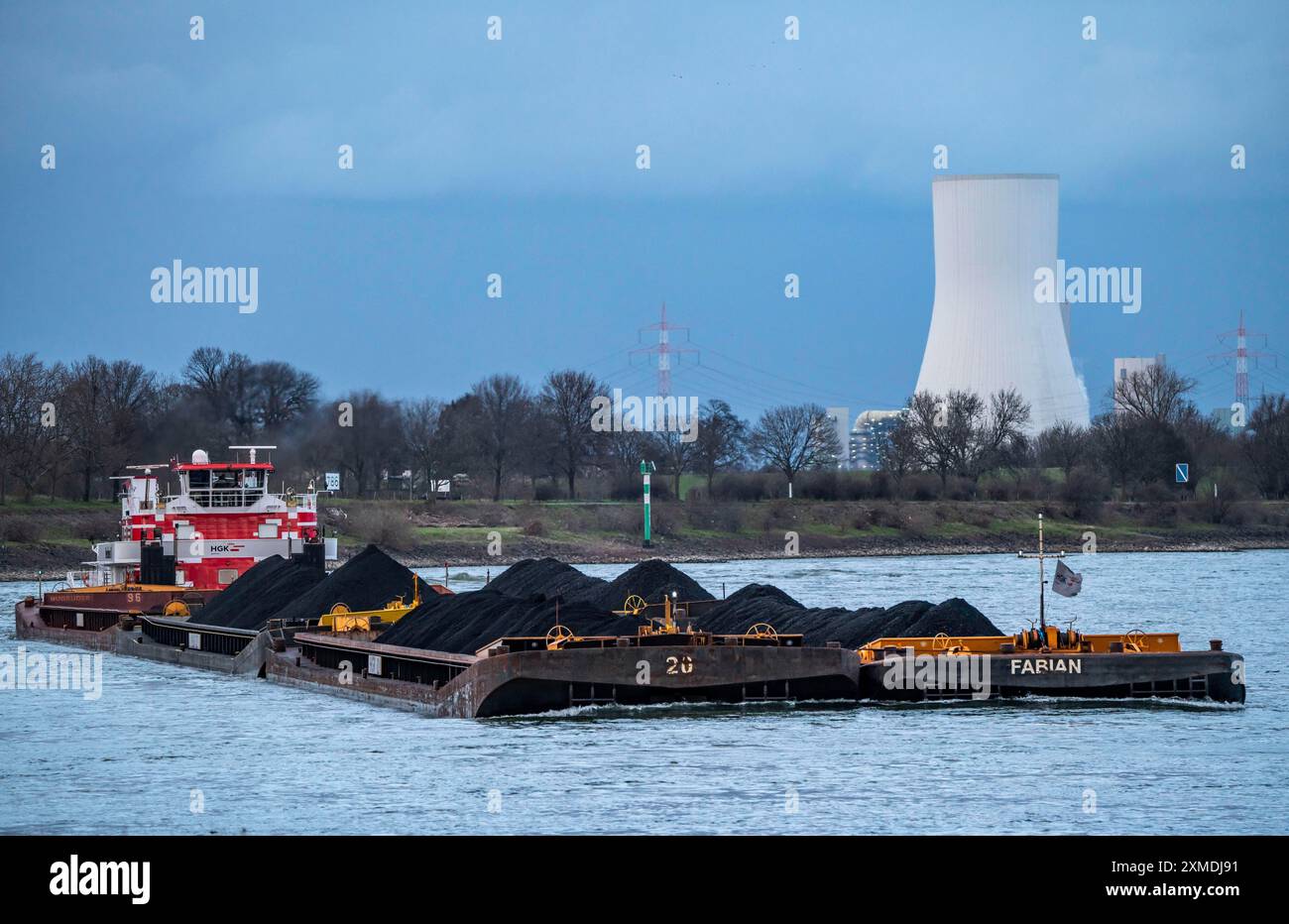 Torre di raffreddamento della centrale a carbone Duisburg-Walsum, sul Reno, gestita da STEAG ed EVN AG, alta 181 metri, centrale elettrica 10 Foto Stock