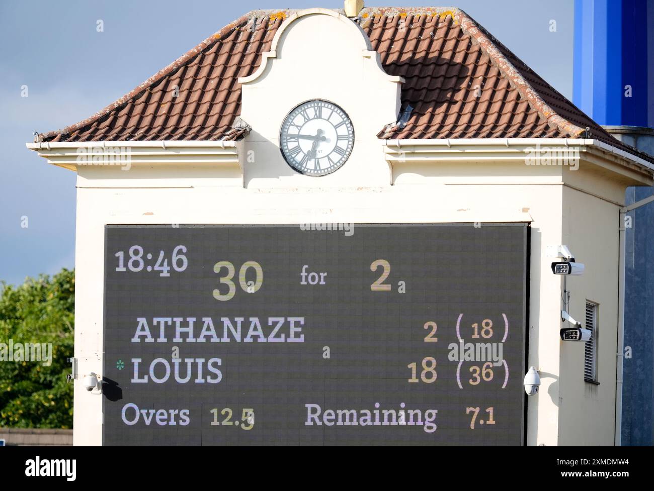 Vista del tabellone segnapunti durante il secondo giorno del terzo Rothesay test match a Edgbaston, Birmingham. Data foto: Sabato 27 luglio 2024. Foto Stock