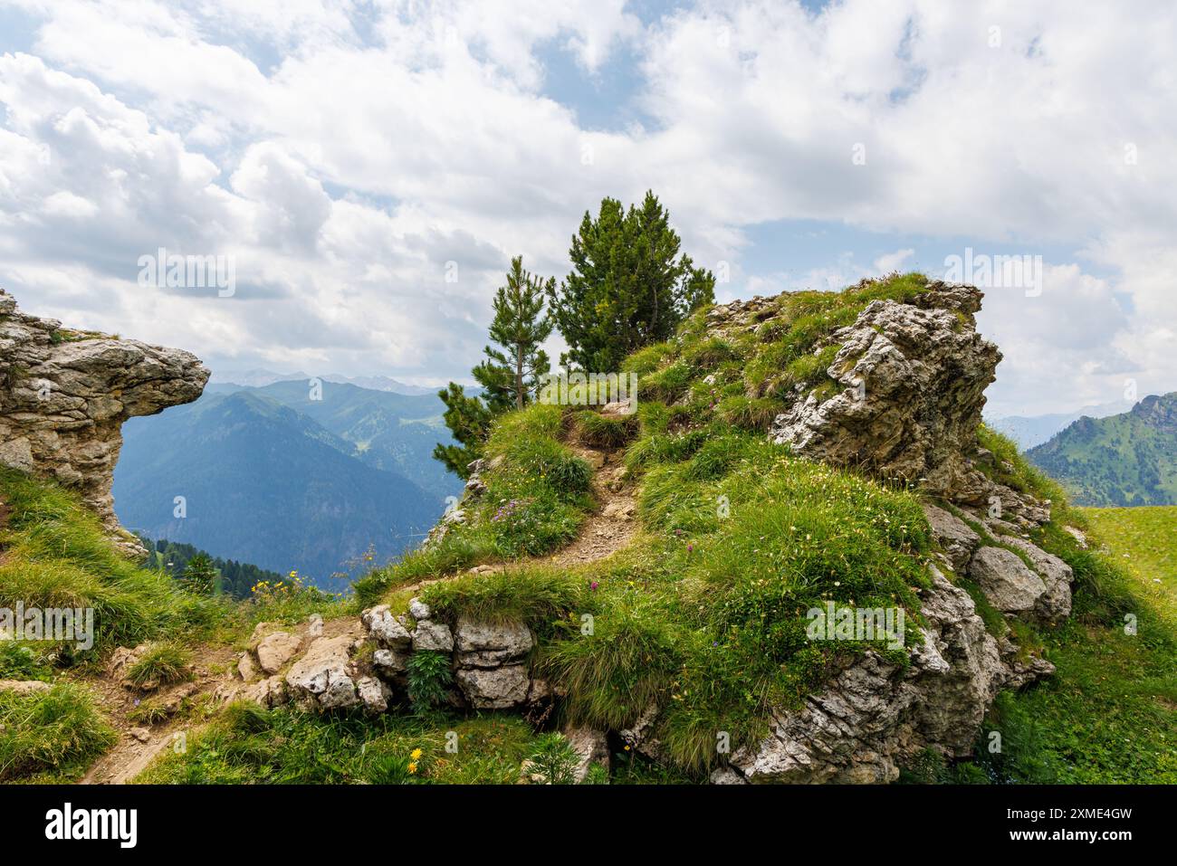 Percorso alta via Federico Augusto - Val di Fassa - Italia Foto Stock