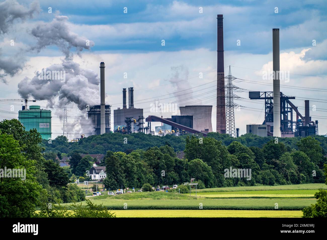 Huettenwerke Krupp-Mannesmann, HKM a Duisburg-Huettenheim, 2 altiforni, cokeria, strada di campagna, B288, Krefelder Strasse Foto Stock