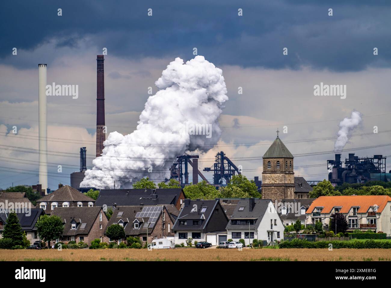 Huettenwerke Krupp-Mannesmann, HKM a Duisburg-Huettenheim, 2 altiforni, cokeria, edifici residenziali a Duisburg-Muendelheim Foto Stock