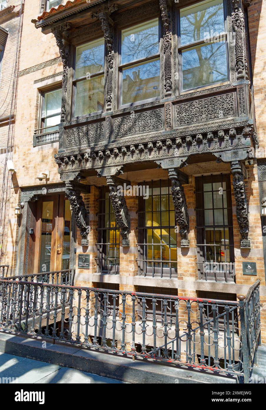 Edificio simbolo della Lockwood de Forest, 7 East 10th Street nel Greenwich Village; ora Bronfman Center for Jewish Student Life della New York University (NYU). Foto Stock