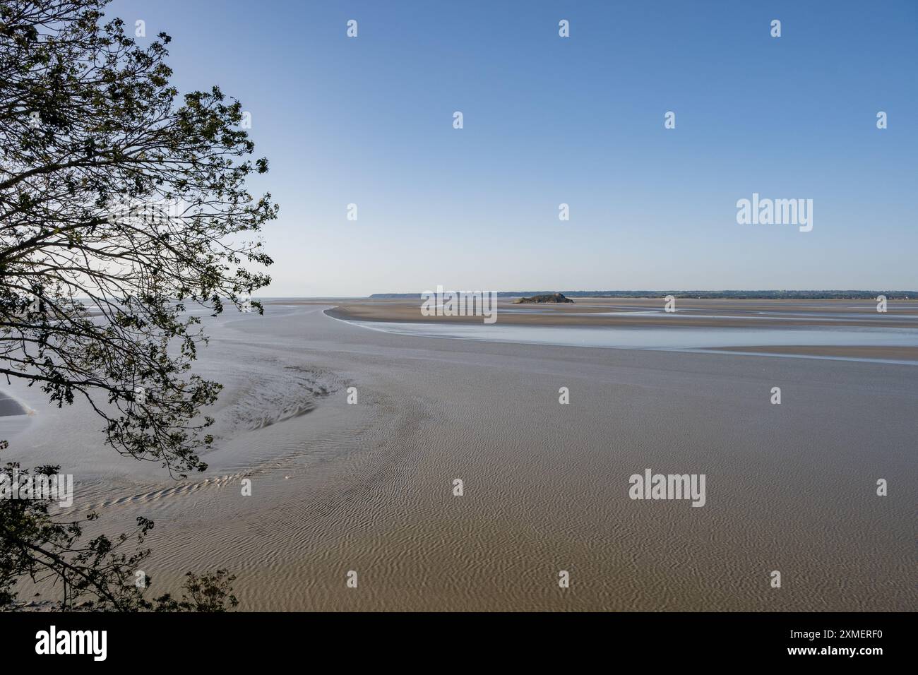 La baia del Monte di San Michele e la Tombelaine, Normandia, Francia Foto Stock