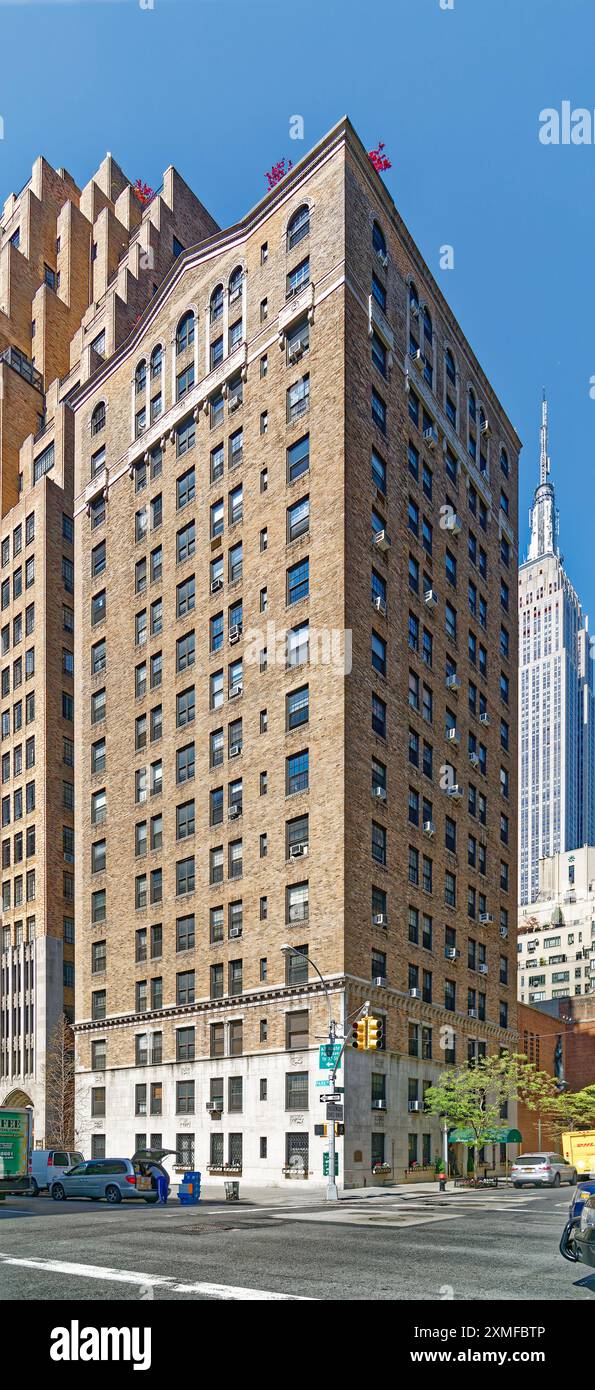 16 Park Avenue, una cooperativa di 16 piani a Murray Hill, costruita nel 1924 su progetto di Fred F. French Co. - Il progettista/sviluppatore di Tudor City. Foto Stock