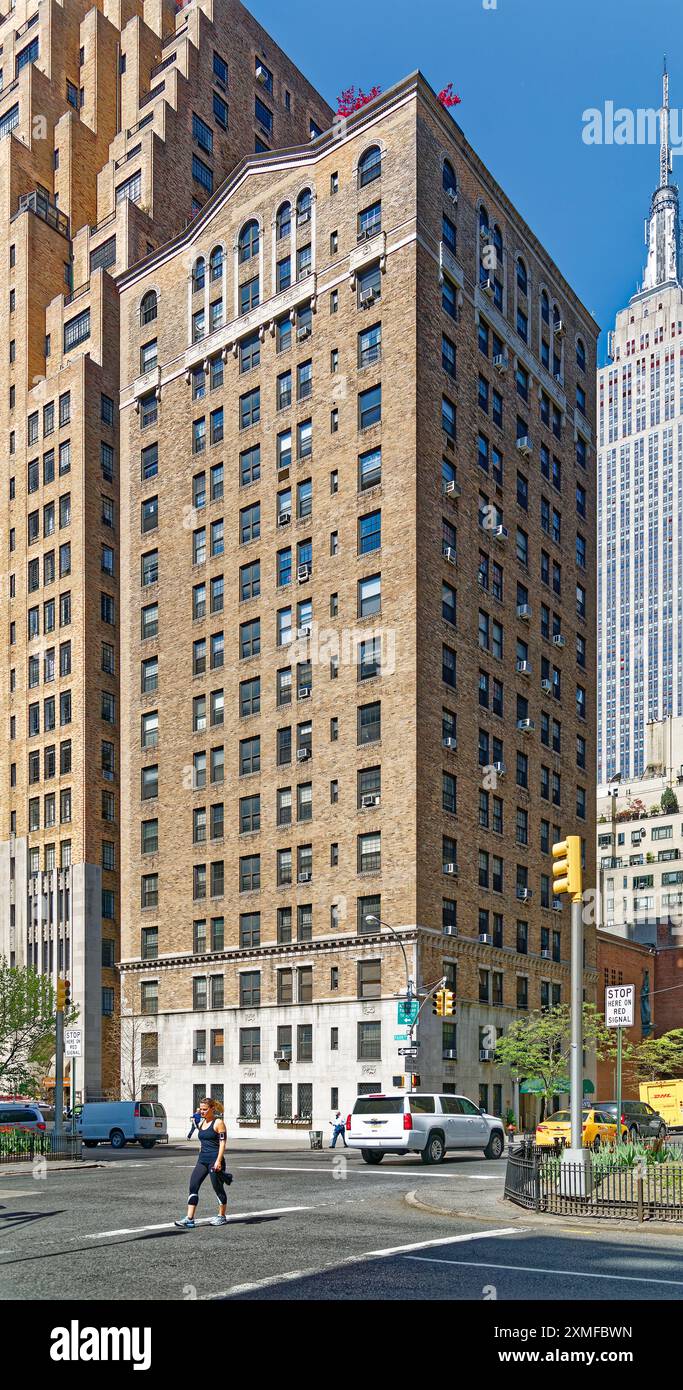 16 Park Avenue, una cooperativa di 16 piani a Murray Hill, costruita nel 1924 su progetto di Fred F. French Co. - Il progettista/sviluppatore di Tudor City. Foto Stock