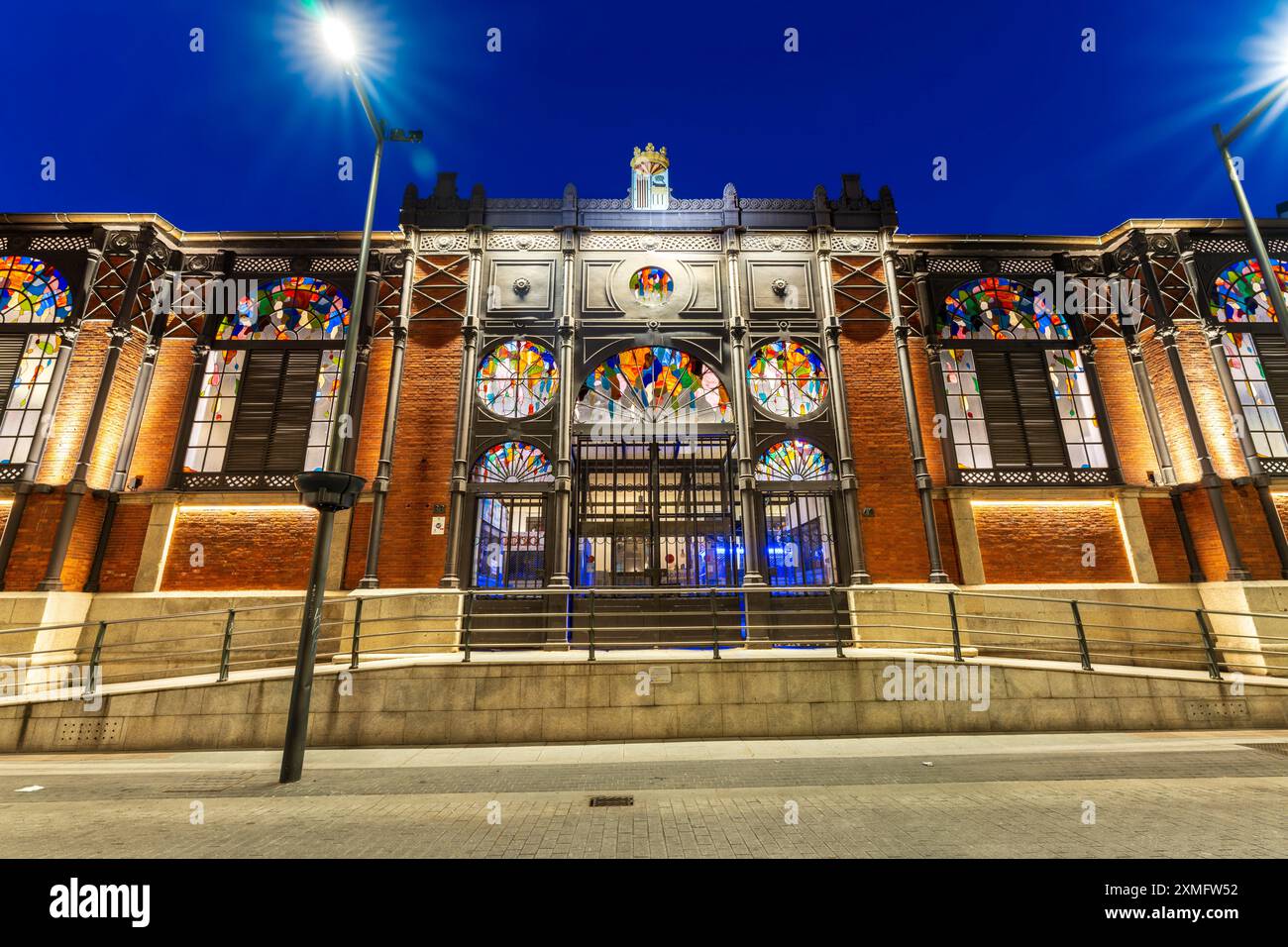 Vista panoramica del famoso mercato centrale di Salamanca con architettura Art Nouveau in stile Art Deco. Salamanca, punto di riferimento della Spagna, niente gente. Foto Stock