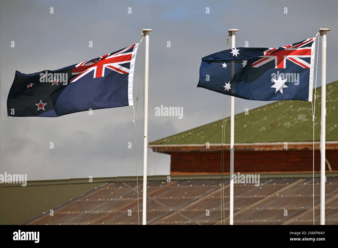 Bandiere di Australia e nuova Zelanda, alleati storici in tempo di guerra e pace Foto Stock