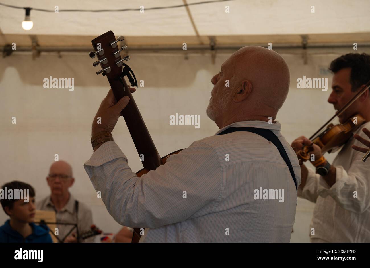 Musicisti al Warwick Folk Festival, Warwickshire, Regno Unito Foto Stock