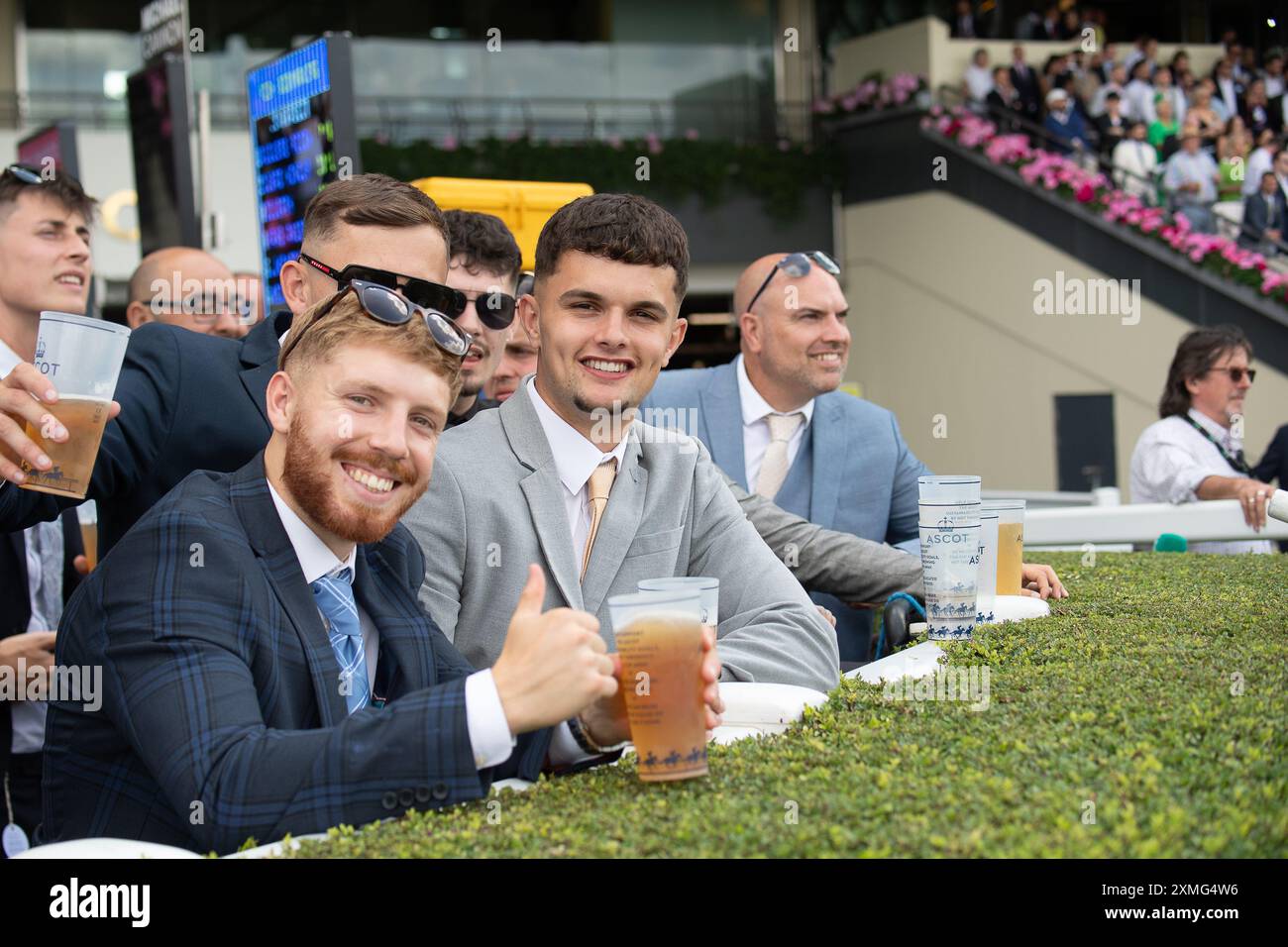 Ascot, Berkshire, Regno Unito. 28 luglio 2024. Gli appassionati di corse di cavalli si divertono una giornata all'ippodromo QIPCO King George Day presso l'Ascot Racecourse nel Berkshire. Crediti: Maureen McLean/Alamy Live News Foto Stock