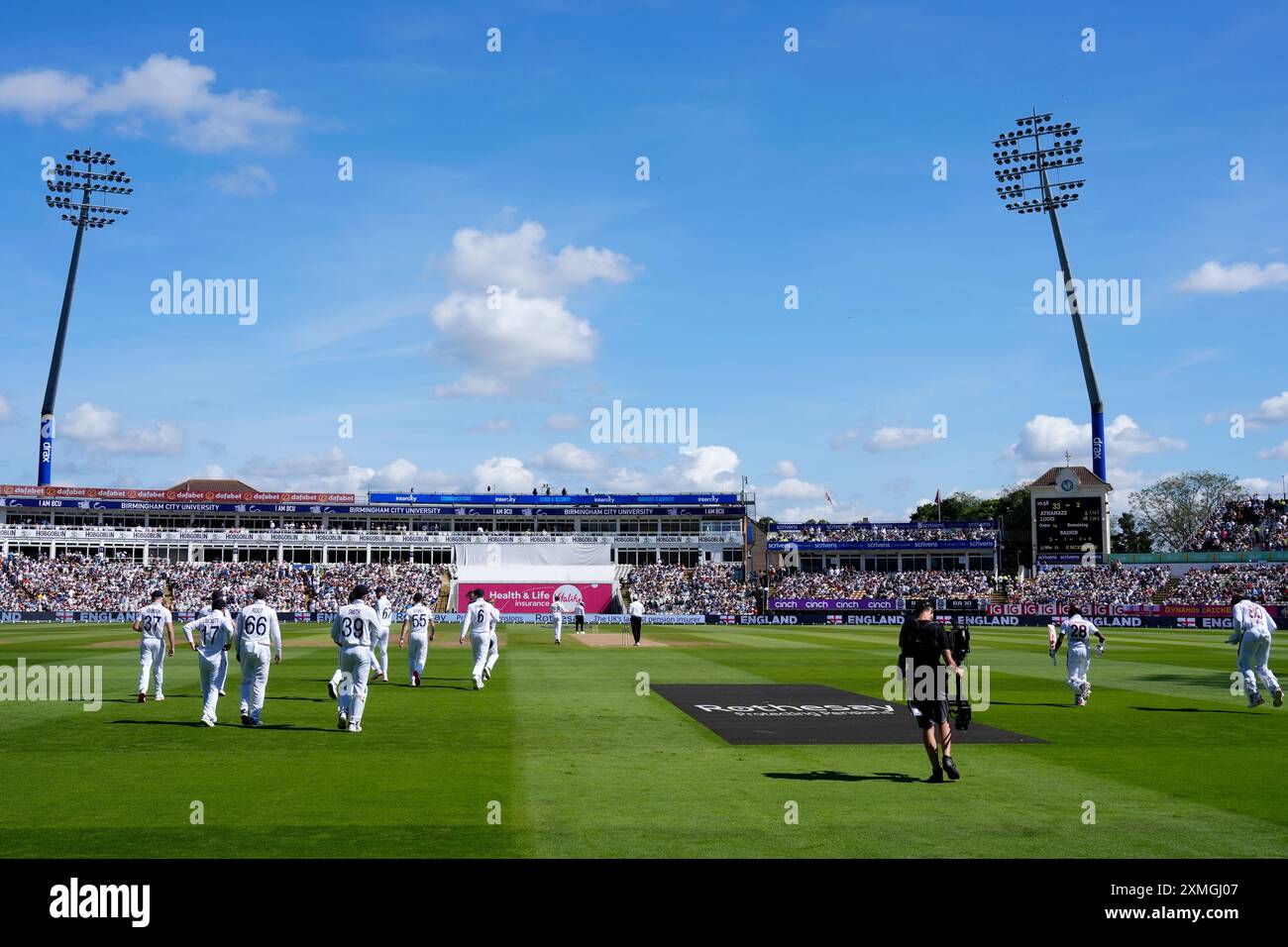 I giocatori affrontano il terzo giorno del terzo Rothesay test match a Edgbaston, Birmingham. Data foto: Domenica 28 luglio 2024. Foto Stock