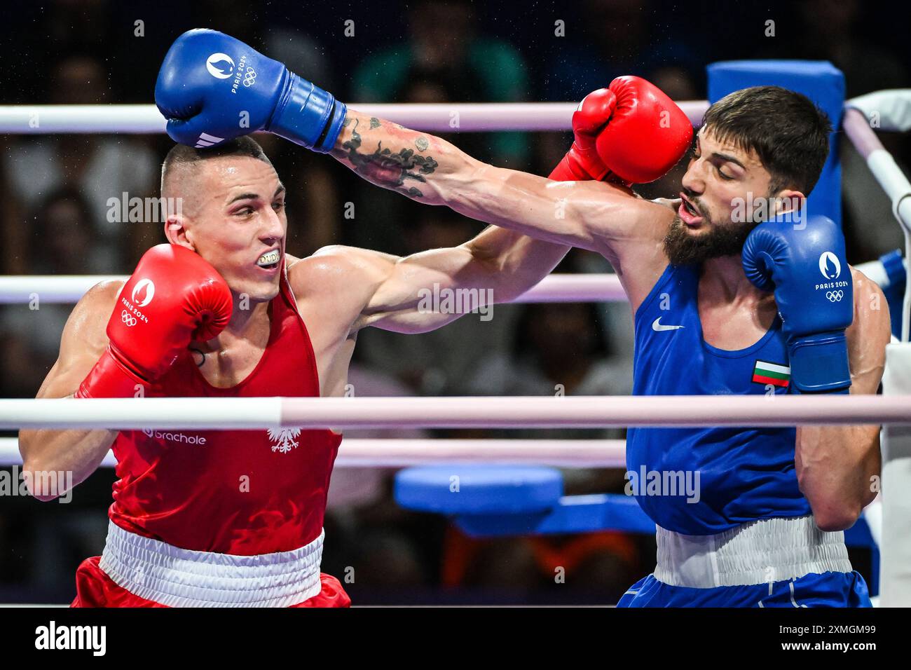 KIWAN rami Mofid di Bulgaria e DURKACZ Damiano di Polonia durante il pugilato, UOMINI&#39;S 71KG - PRELIMINARI, Giochi Olimpici di Parigi 2024 il 28 luglio 2024 presso la North Paris Arena di Villepinte, Francia Foto Stock