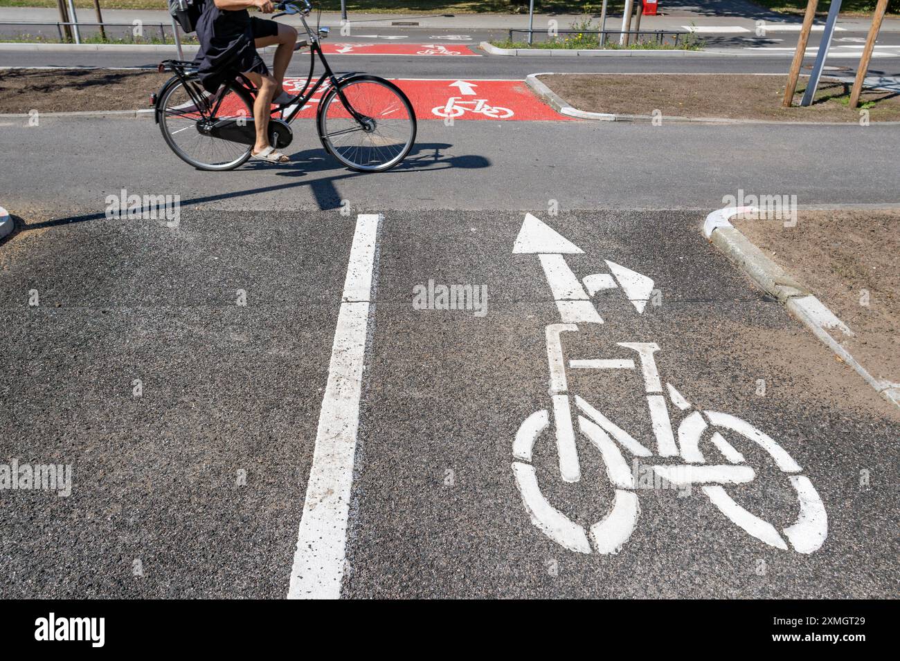 intersezione di diversi percorsi ciclabili Foto Stock