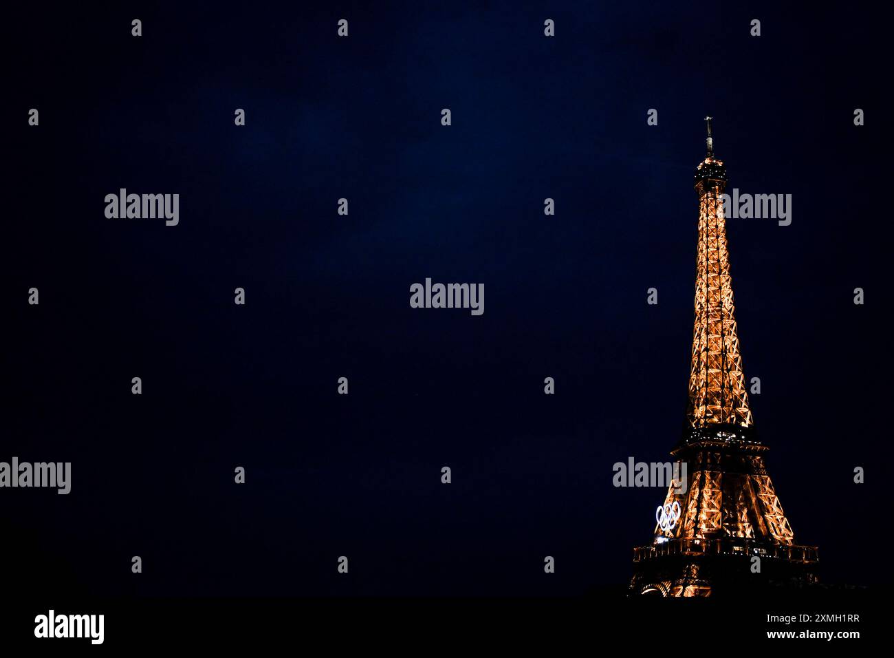 Parigi, Francia. 24 luglio 2024. Tour Eiffel durante i XXXIII Giochi Olimpici di Parigi 2024 sulla Senna a Parigi (Francia), 24 luglio 2024. Crediti: Insidefoto di andrea staccioli/Alamy Live News Foto Stock