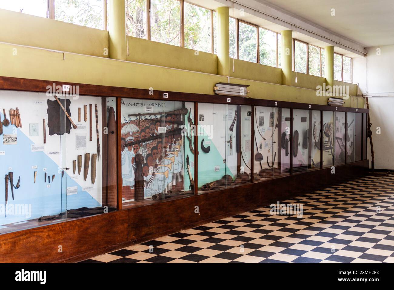 KAMPALA, UGANDA - 1 MARZO 2020: Mostre musicali nel Museo Uganda di Kampala, Uganda Foto Stock