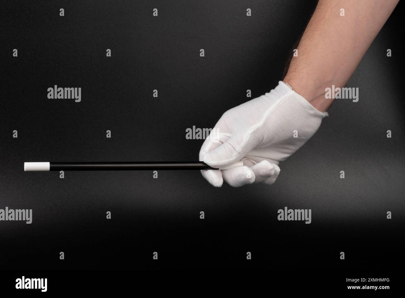 Creare un tema magico. Esecuzione di uno spettacolo di magia Foto Stock