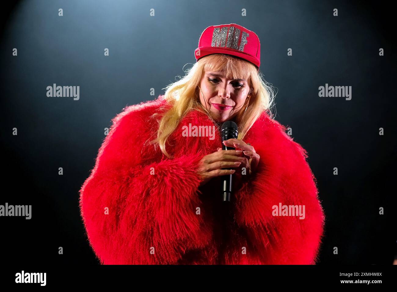 Lulworth, Regno Unito. 27 luglio 2024. La cantautrice e attore britannico Paloma Faith Blomfield si esibisce dal vivo sul palco di Camp Bestival. (Foto di Dawn Fletcher-Park/SOPA Images/Sipa USA) credito: SIPA USA/Alamy Live News Foto Stock