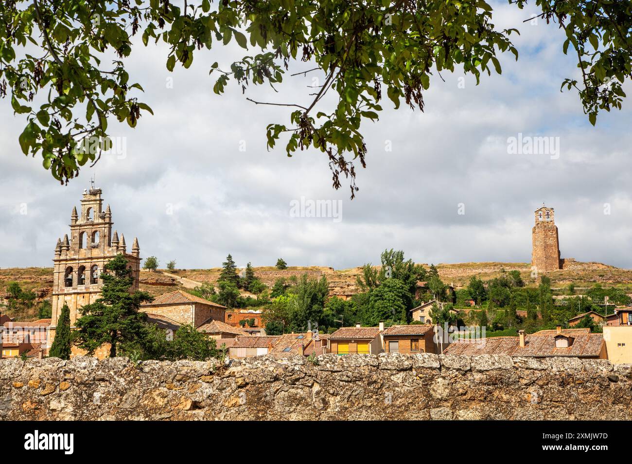 Ammira la città spagnola di Allyon Castiglia e Leon Spagna Foto Stock