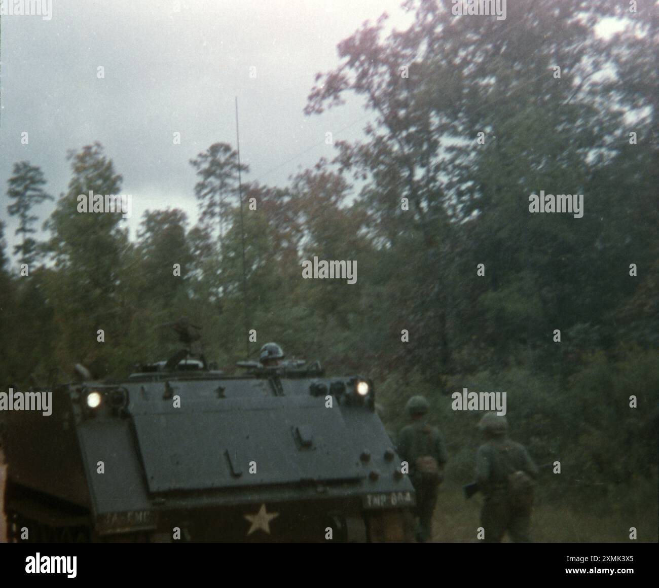 US ARMY / United States Army 75th Ranger Regiment Infantry School Fort Benning 1968 - Armored Personnel Carrier APC M113 - Vietnam era Foto Stock