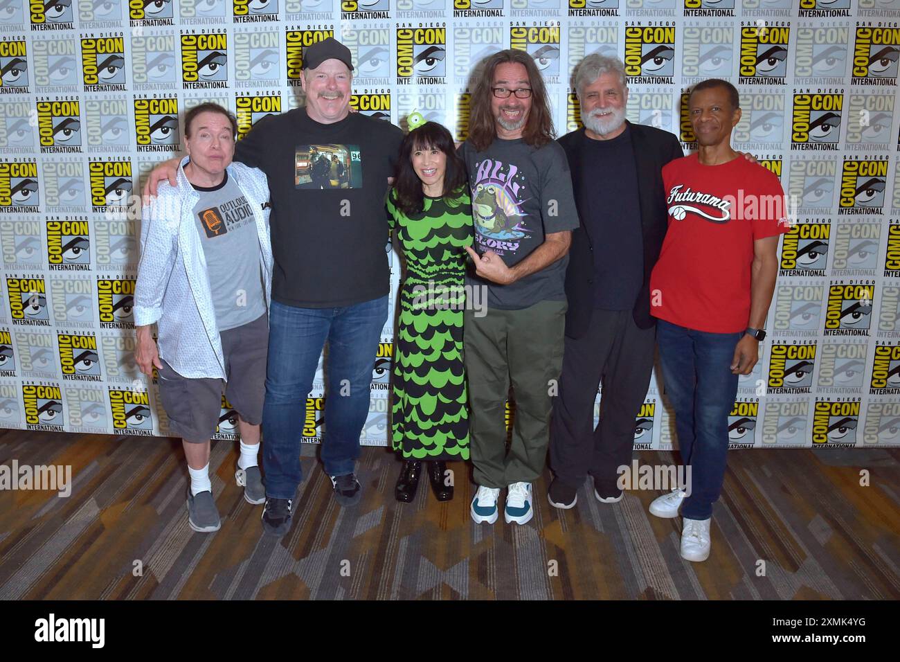 Billy West, John DiMaggio, Lauren Tom, David Herman, Maurice LaMarche e Phil Lamarr beim Photocall zu Hulu Animationsserie 'Futurama' auf der San Diego Comic-con International 2024 im Hilton Bayfront Hotel. San Diego, 27.07.2024 anni Foto Stock