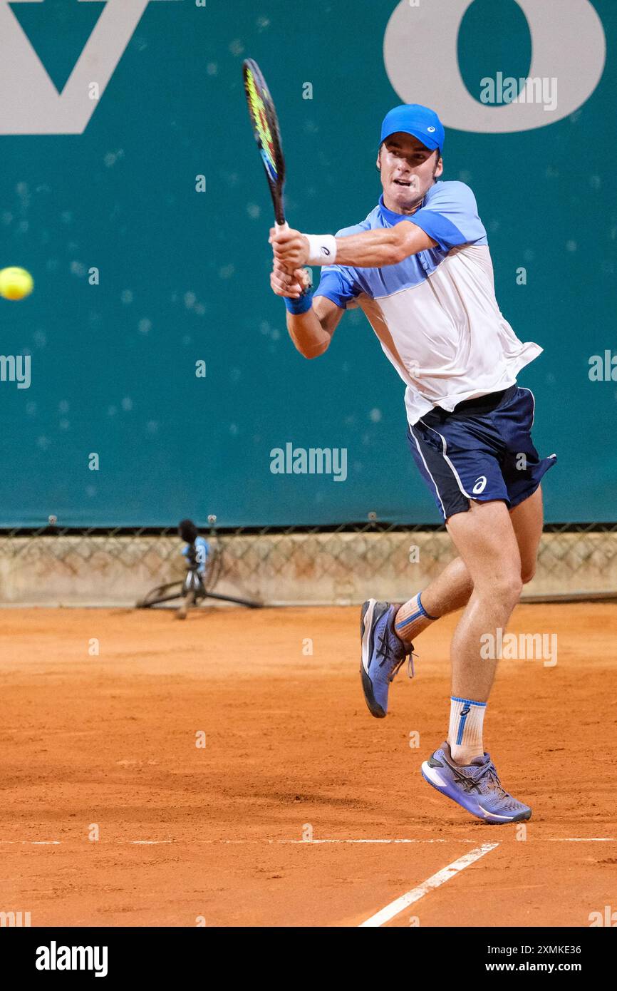 Vilius Gaubas dalla Lituania in azione durante gli internazionali di Verona - il torneo di tennis ATP Challenger 100 allo Sports Club Verona il 26 luglio 2024, Foto Stock