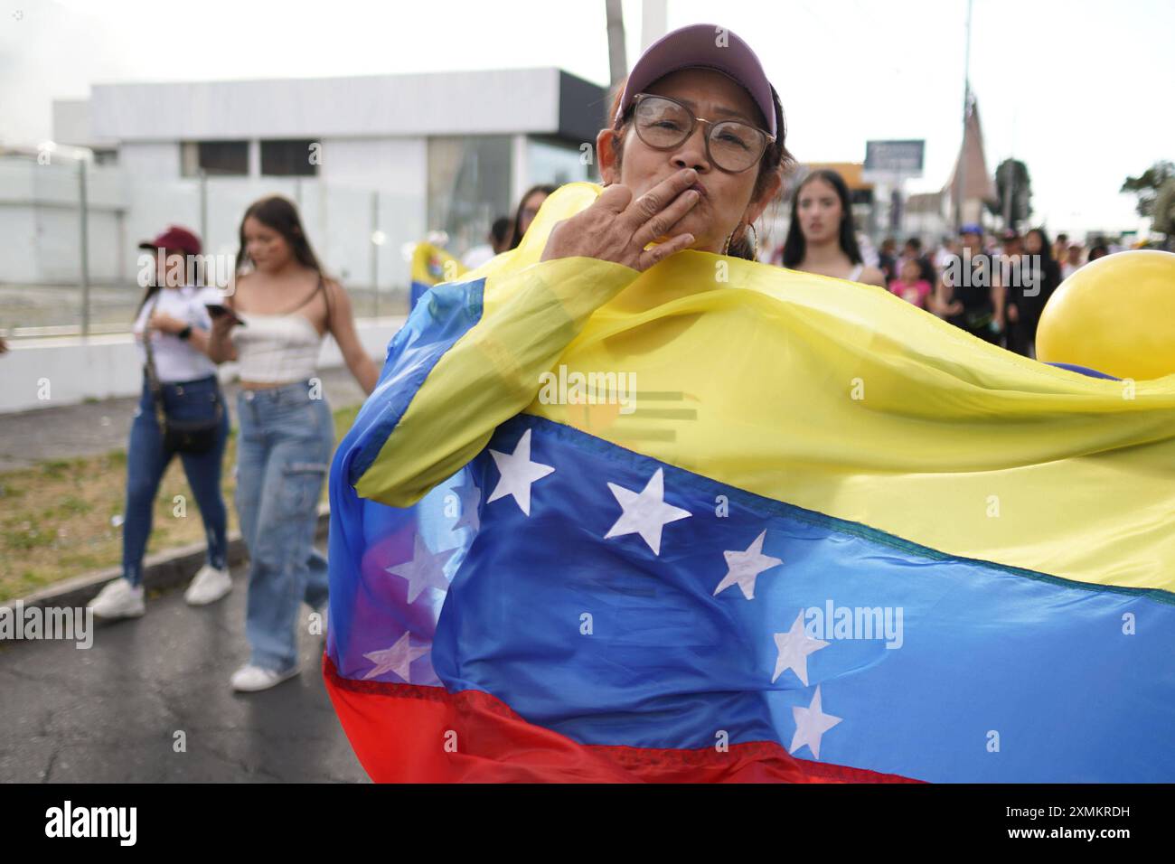 UIO POL MARCHAVENEZUELA Quito, 28 luglio 2024 cittadini venezuelani scendere per le strade di Quito per alzare la voce sulle elezioni presidenziali nel paese vicino API JUAN RUIZ CONDOR POL UIO POL MARCHAVENEZUELA 571d6414de793d2d69f37039496dfc92 Copyright: XRuizxCondorx Foto Stock