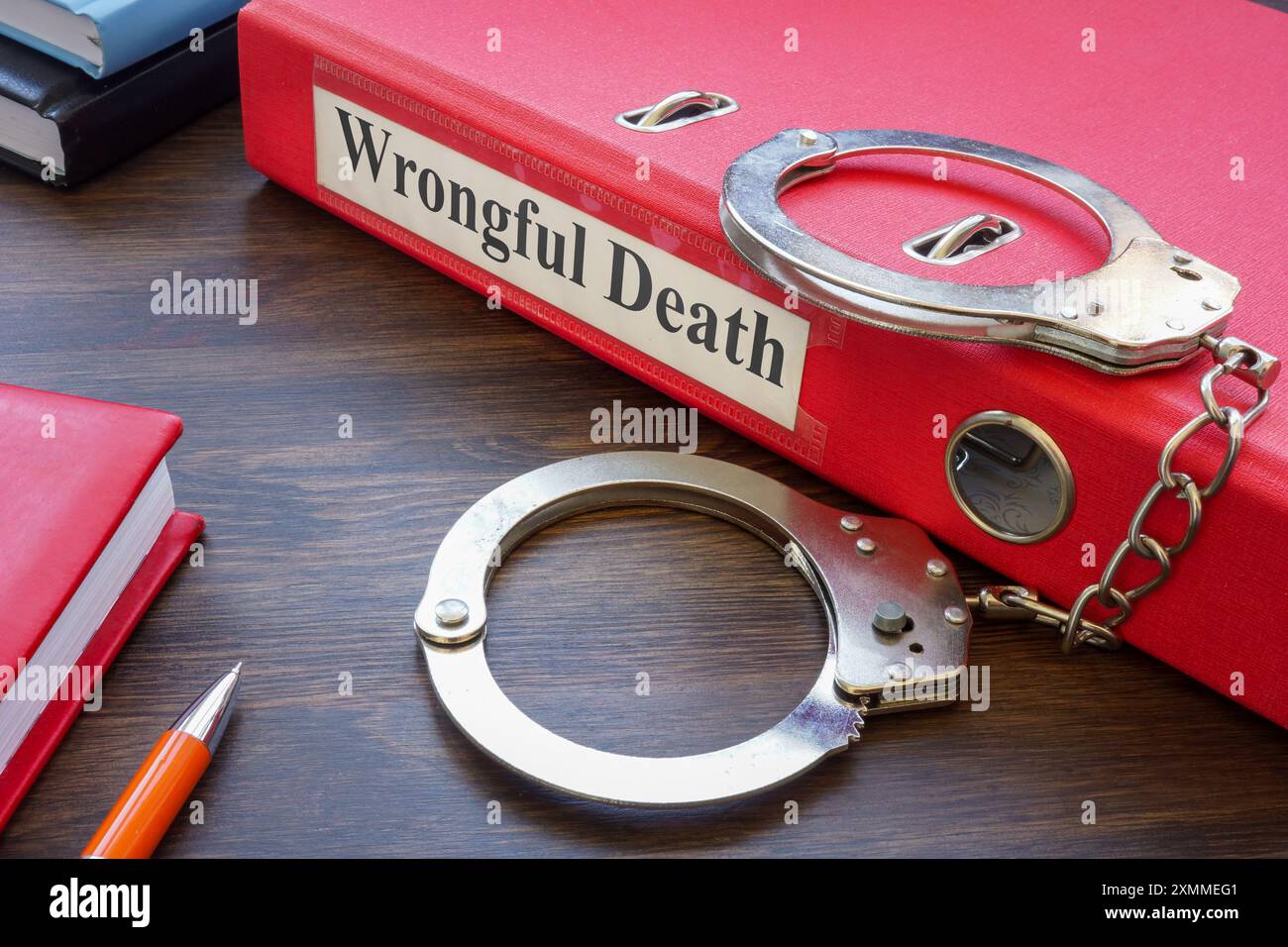 Cartella sulla morte illecita e manette. Foto Stock