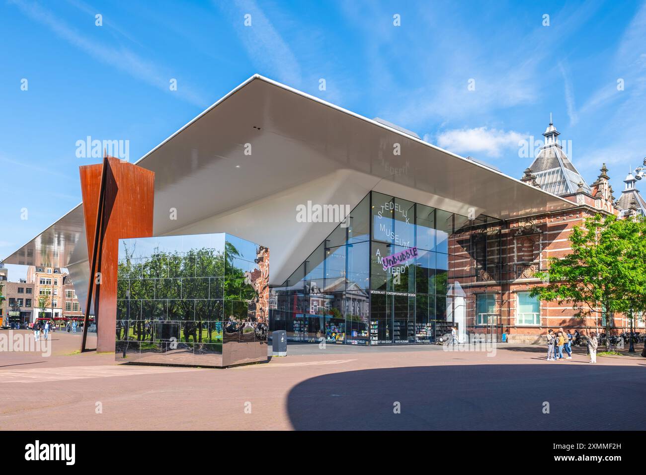 13 giugno 2024: Stedelijk Museum Amsterdam, Municipal Museum Amsterdam, un museo per l'arte moderna, l'arte contemporanea e il design dei primi anni del XX secolo Foto Stock
