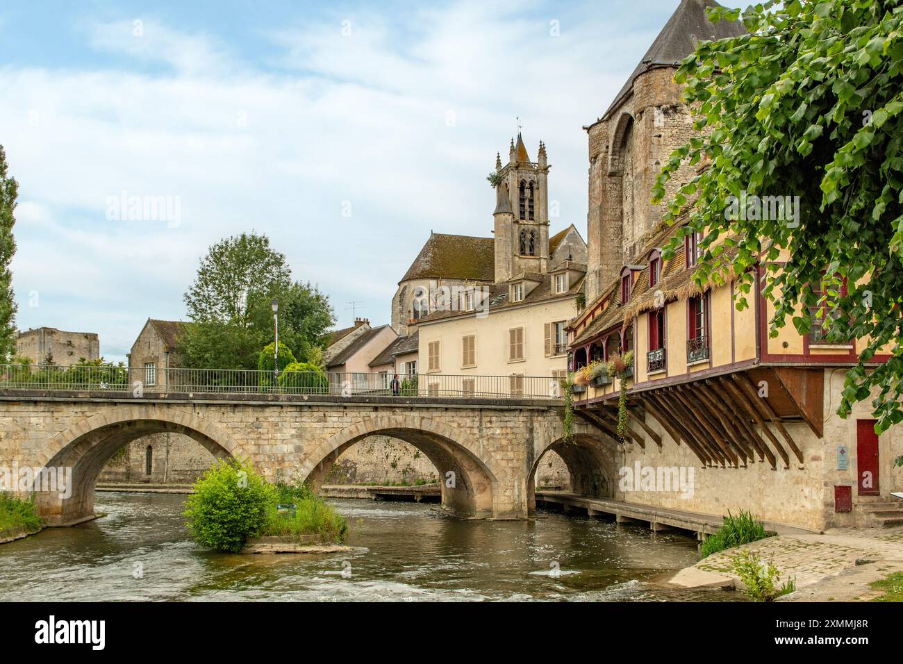Le Poterne et le Pont, Moret-sur-Loing, Ile-de-France, Francia Foto Stock