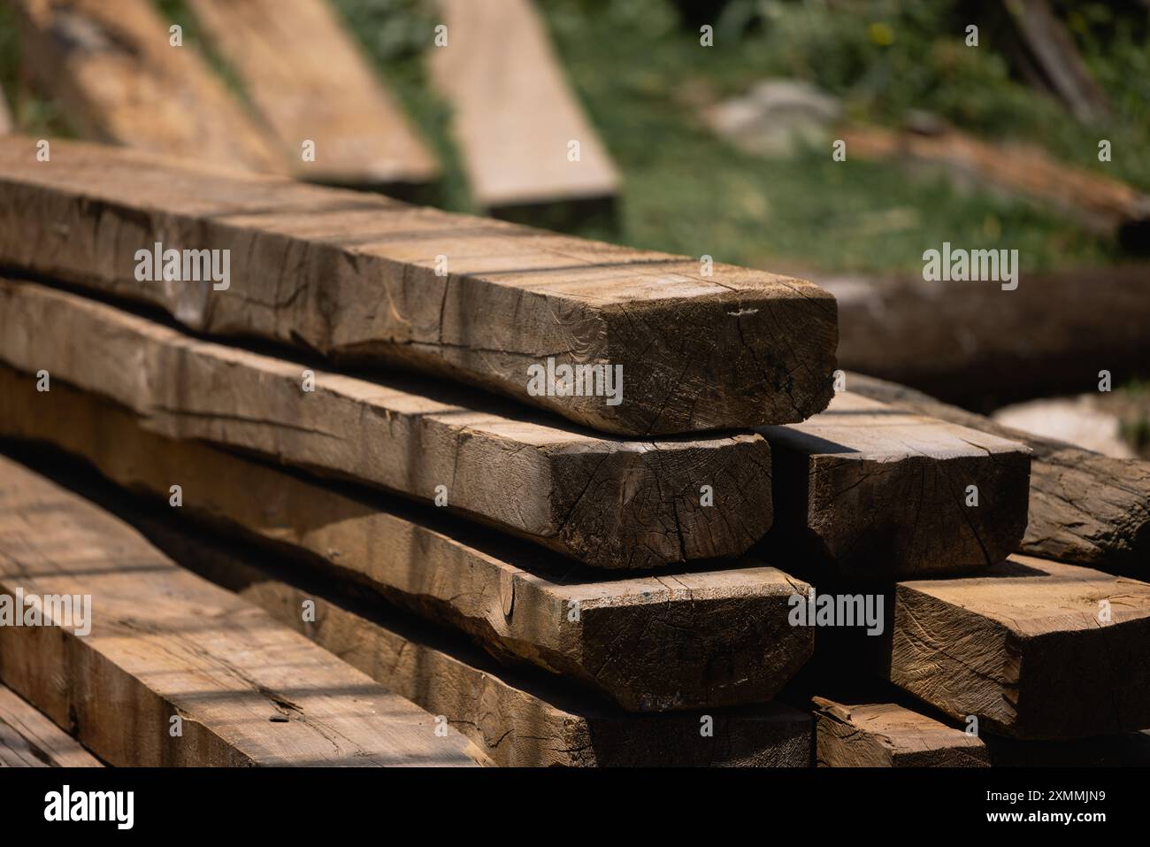 Primo piano del legno della vecchia dorsale ferroviaria. Foto Stock