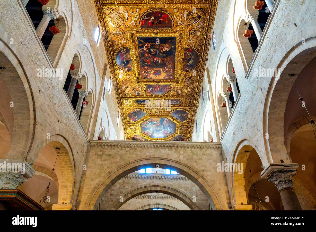 Soffitto della Basilica di San Nicola di Bari, Bari, Italia Foto Stock