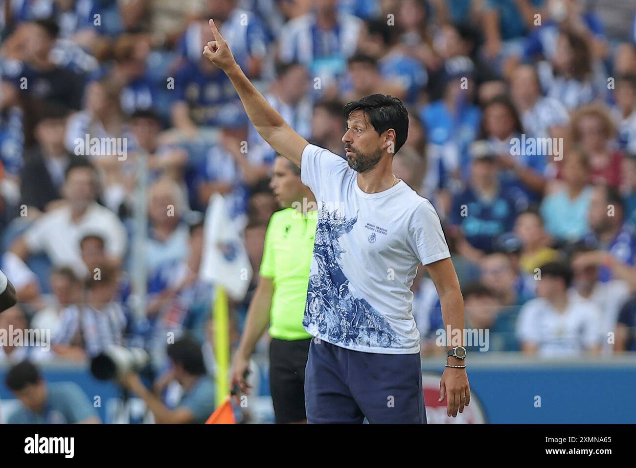 Porto, 07/28/2024 - il Futebol Clube do Porto ha ospitato questa sera al Nasr a Estádio do Dragão in una partita di presentazione per i membri della squadra per la stagione 2024/25. Vitor Bruno (Miguel Pereira/Global Imagens) Foto Stock