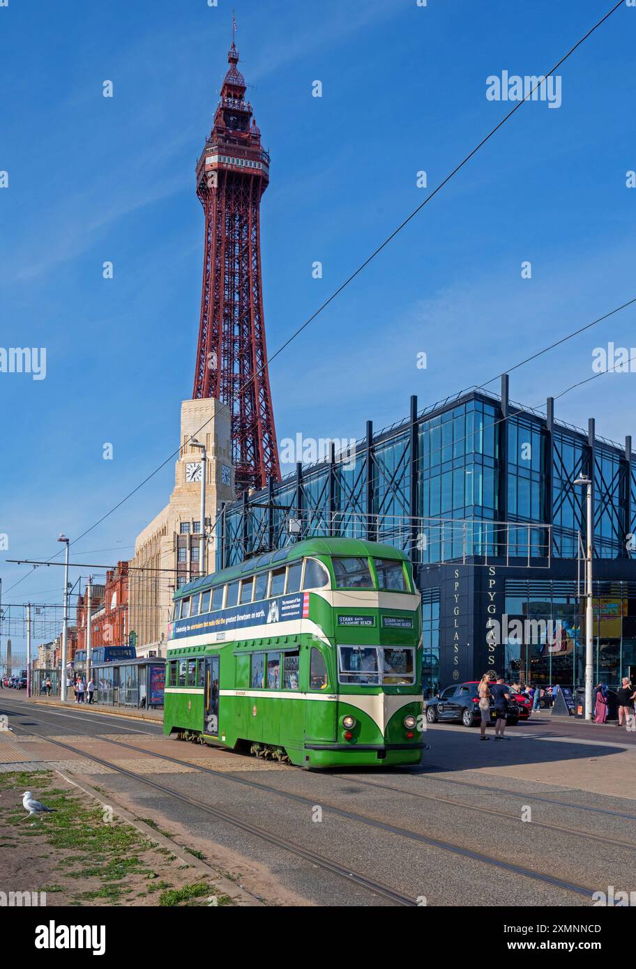 Blackpool, Regno Unito. 07.28.2024 Blackpool Transport Heritage tram funziona da Blackpool Tower a Stargate. 28 luglio 2024. Foto Stock