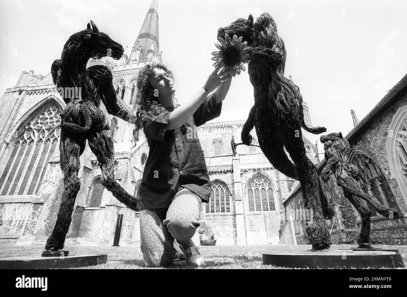 Sophie Ryder - Cattedrale di Chichester???????? 4 luglio 1994 foto di Roger Bamber Foto Stock