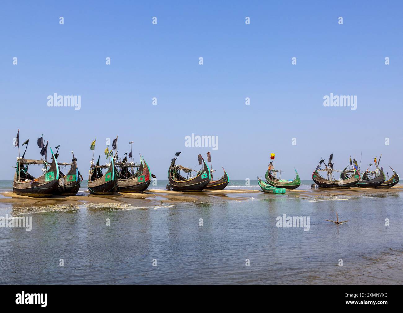 Tradizionali pescherecci lunari del Bangladesh, divisione Chittagong, Cox's Bazar Sadar, Bangladesh Foto Stock