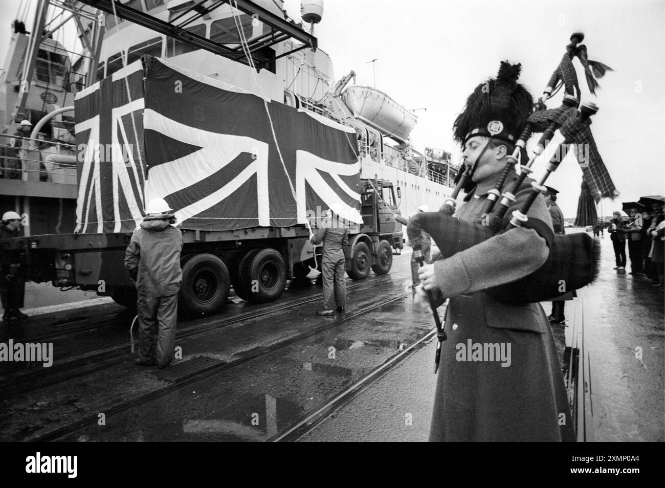 Falklands FreightlinerFalklands Dead arrivano a casa a Freightliner il 17 novembre 1982 Foto Stock